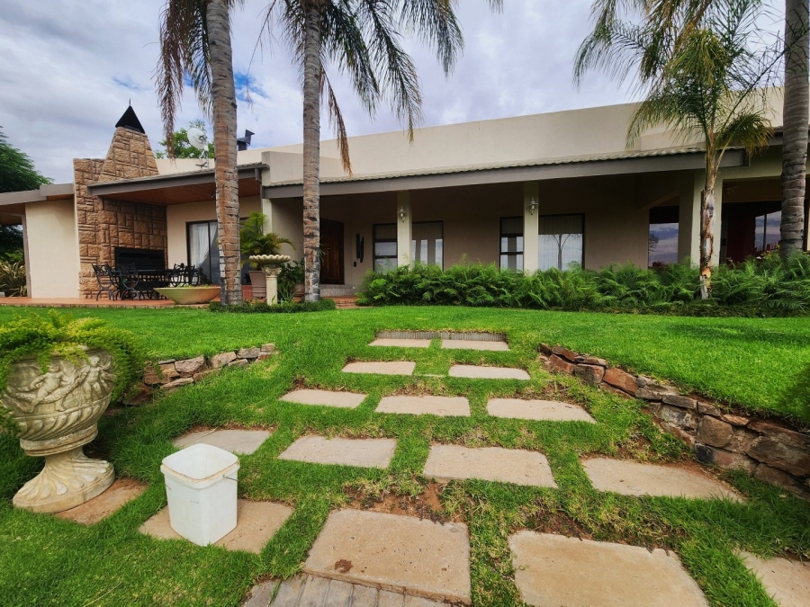 4 Bedroom Property for Sale in Keidebees Northern Cape